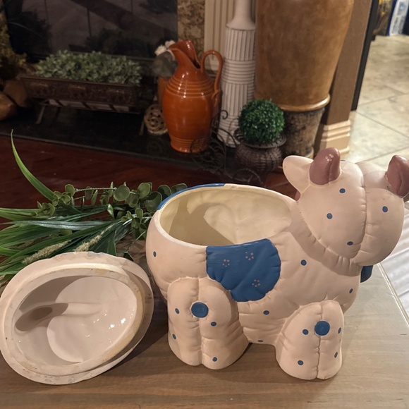 Rare Vintage Collectible Cow Cookie Jar. 10 x 10 x 8 Inches. Tiny Chip On Lid - Picture 7 of 10
